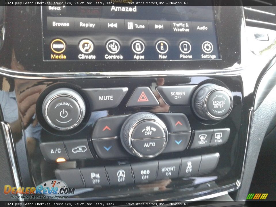 2021 Jeep Grand Cherokee Laredo 4x4 Velvet Red Pearl / Black Photo #27
