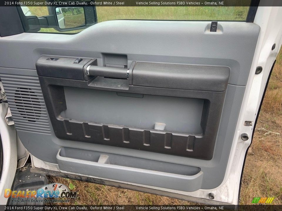 Door Panel of 2014 Ford F350 Super Duty XL Crew Cab Dually Photo #14
