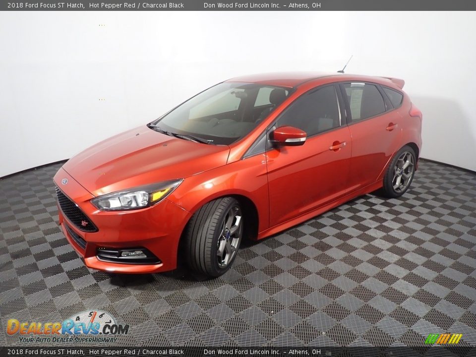 2018 Ford Focus ST Hatch Hot Pepper Red / Charcoal Black Photo #9
