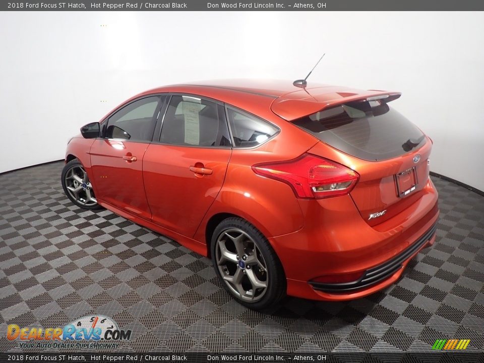 2018 Ford Focus ST Hatch Hot Pepper Red / Charcoal Black Photo #12