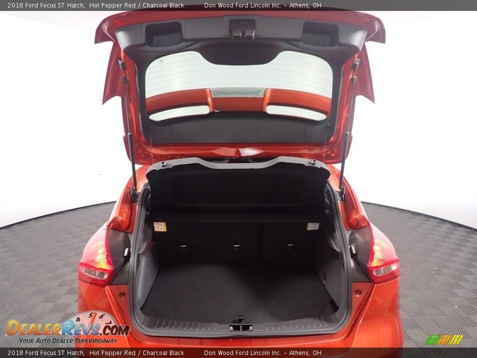 2018 Ford Focus ST Hatch Hot Pepper Red / Charcoal Black Photo #14