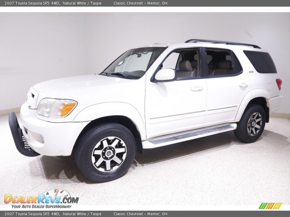 2007 Toyota Sequoia SR5 4WD Natural White / Taupe Photo #3