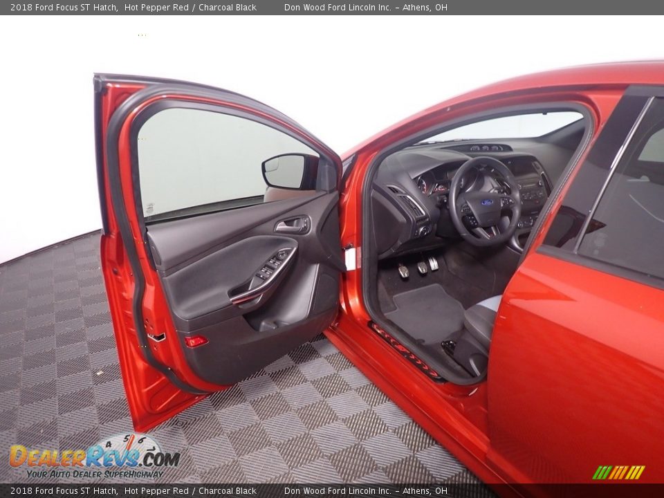 2018 Ford Focus ST Hatch Hot Pepper Red / Charcoal Black Photo #20