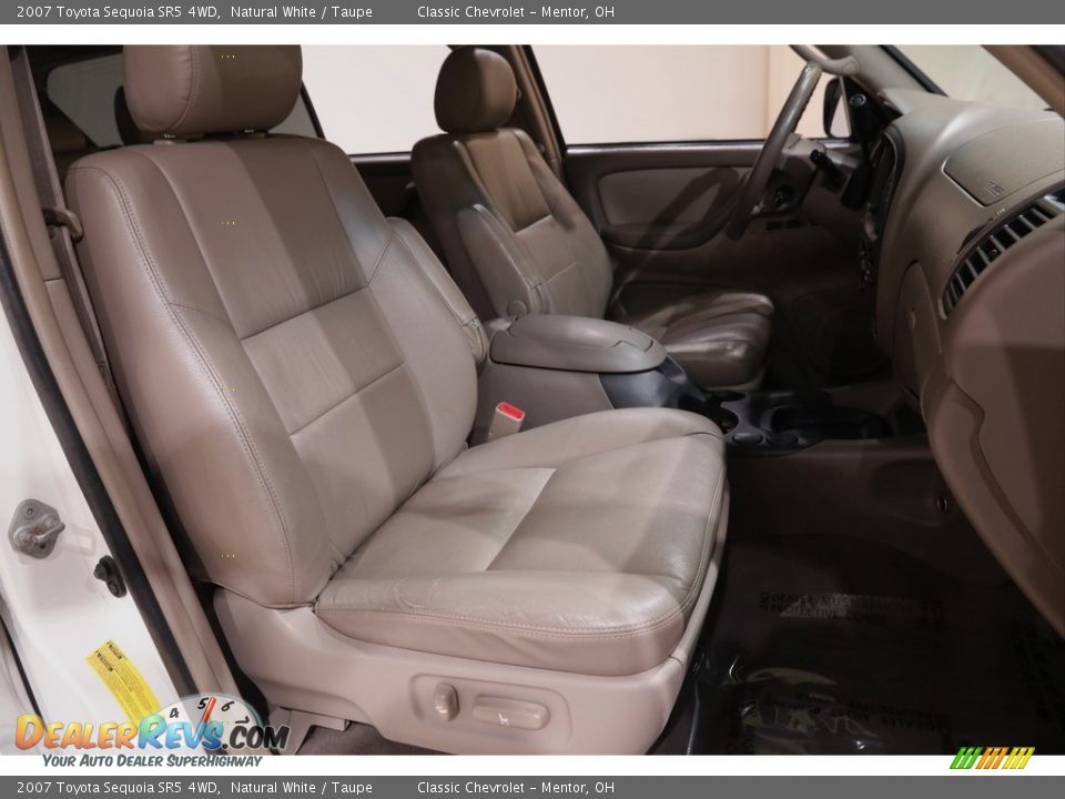 2007 Toyota Sequoia SR5 4WD Natural White / Taupe Photo #13