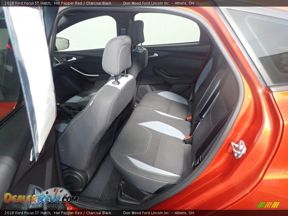 2018 Ford Focus ST Hatch Hot Pepper Red / Charcoal Black Photo #35