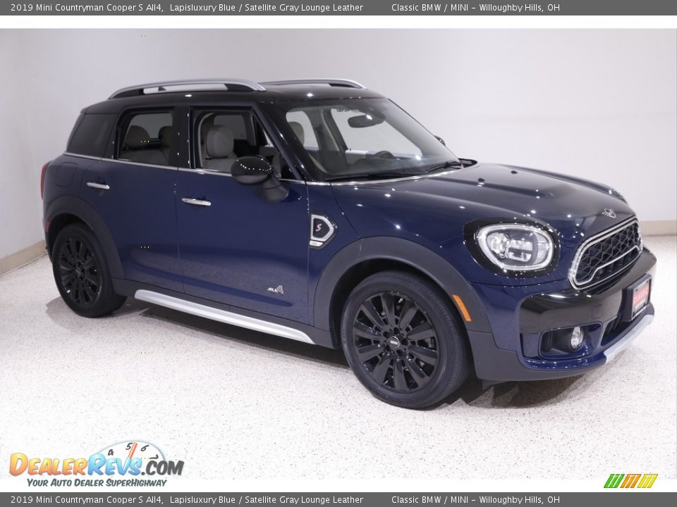 Front 3/4 View of 2019 Mini Countryman Cooper S All4 Photo #1