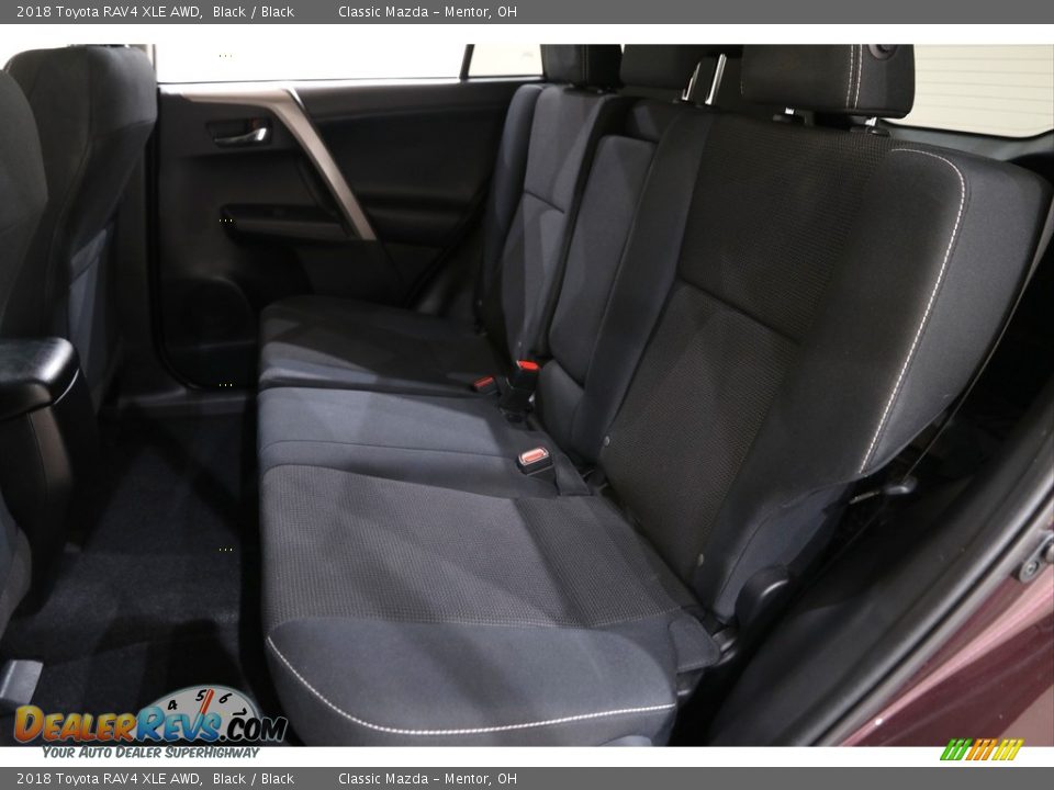 2018 Toyota RAV4 XLE AWD Black / Black Photo #16