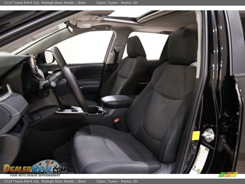 2019 Toyota RAV4 XLE Midnight Black Metallic / Black Photo #5