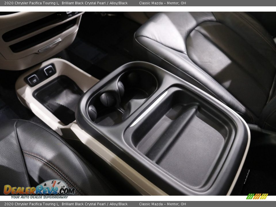 2020 Chrysler Pacifica Touring L Brilliant Black Crystal Pearl / Alloy/Black Photo #17
