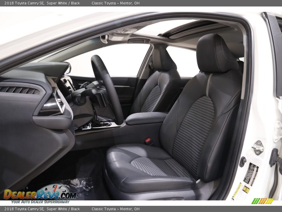 2018 Toyota Camry SE Super White / Black Photo #5