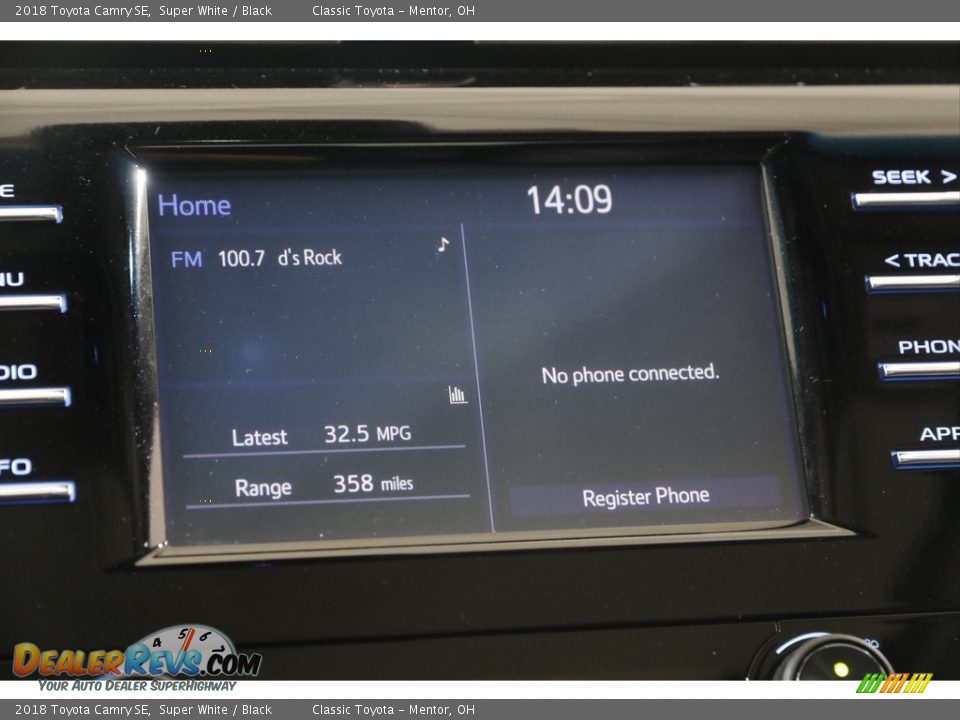 2018 Toyota Camry SE Super White / Black Photo #10