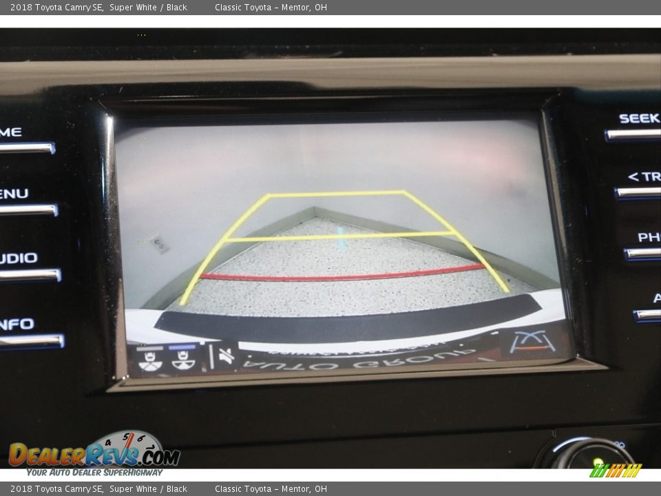 2018 Toyota Camry SE Super White / Black Photo #11