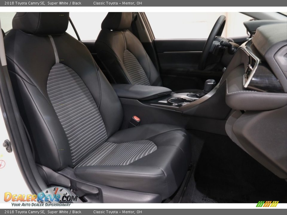 2018 Toyota Camry SE Super White / Black Photo #14
