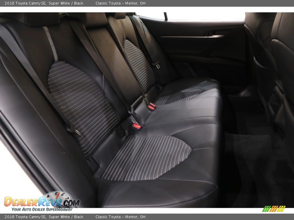 2018 Toyota Camry SE Super White / Black Photo #15