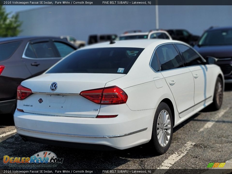 2016 Volkswagen Passat SE Sedan Pure White / Cornsilk Beige Photo #3