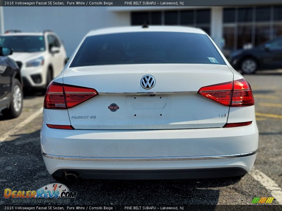 2016 Volkswagen Passat SE Sedan Pure White / Cornsilk Beige Photo #4