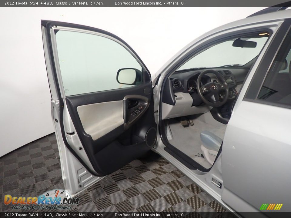 2012 Toyota RAV4 I4 4WD Classic Silver Metallic / Ash Photo #16