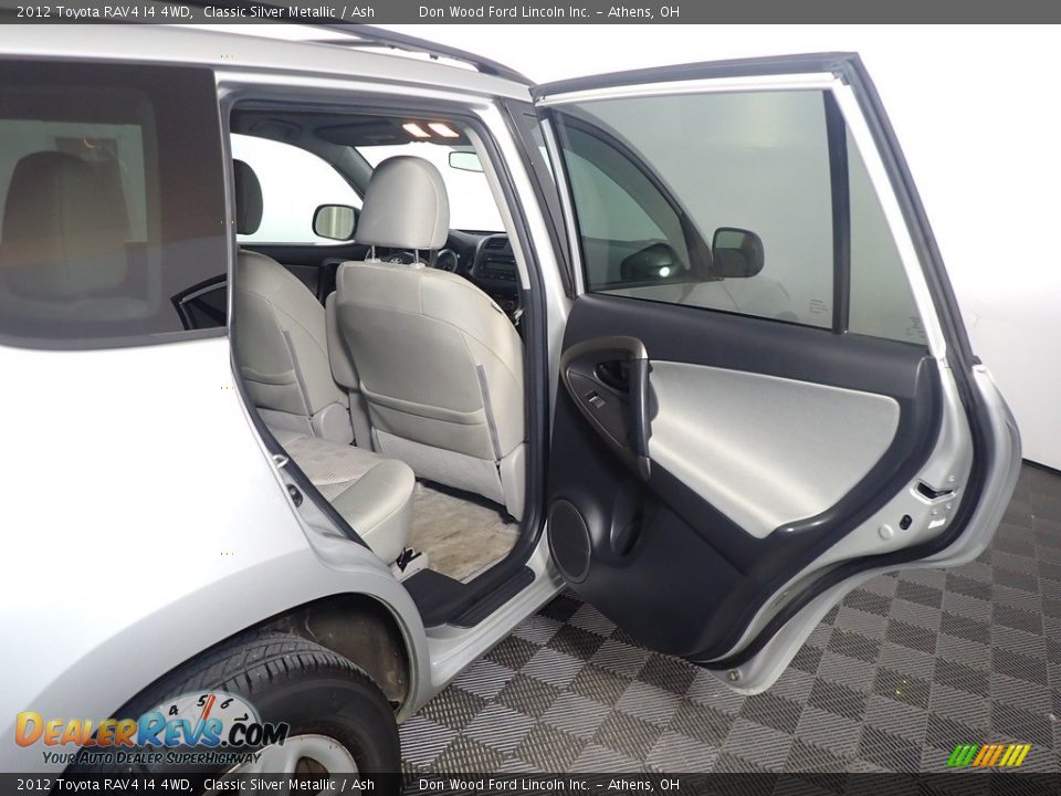 2012 Toyota RAV4 I4 4WD Classic Silver Metallic / Ash Photo #32