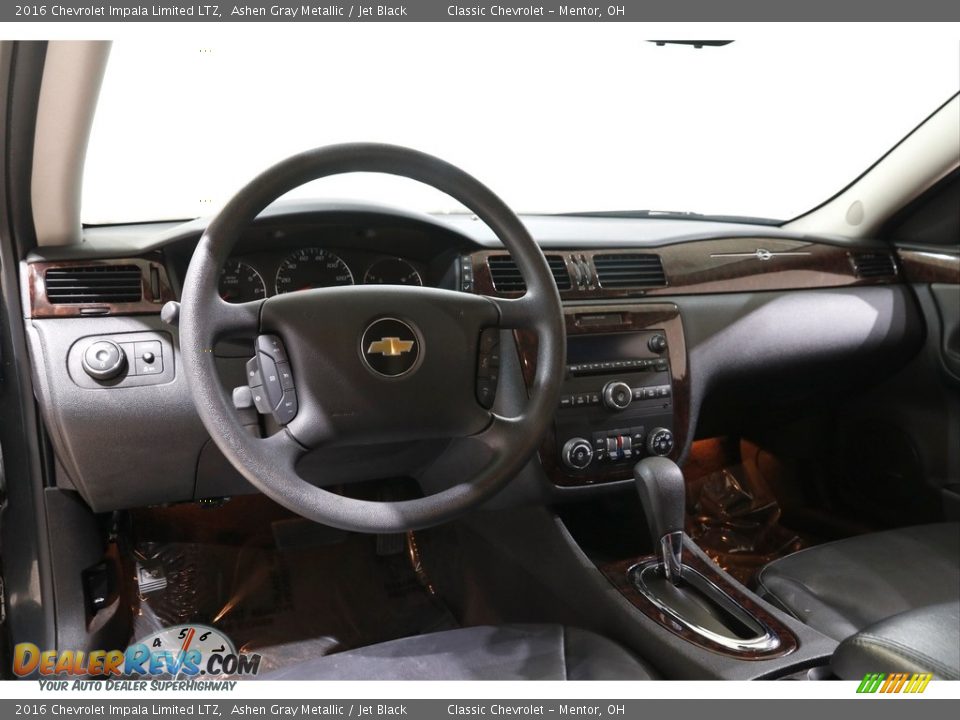 Dashboard of 2016 Chevrolet Impala Limited LTZ Photo #6