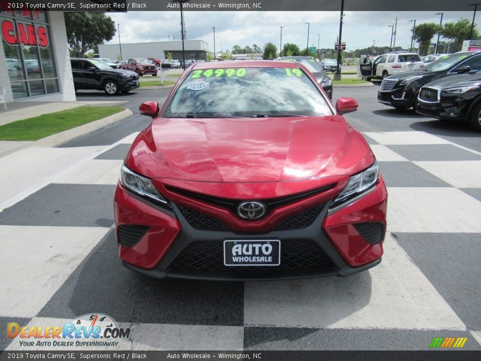 2019 Toyota Camry SE Supersonic Red / Black Photo #2