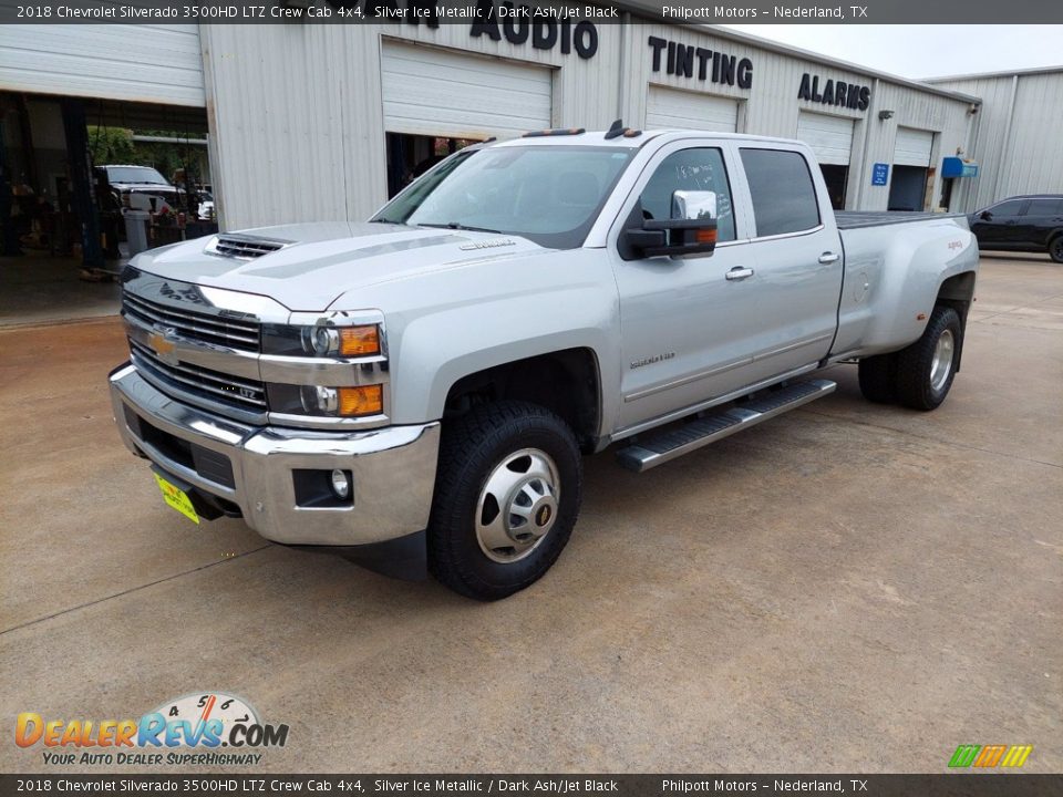 Front 3/4 View of 2018 Chevrolet Silverado 3500HD LTZ Crew Cab 4x4 Photo #2