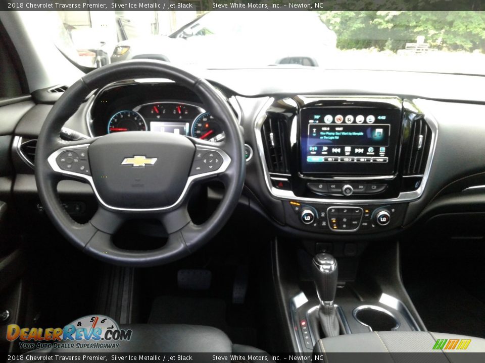 Dashboard of 2018 Chevrolet Traverse Premier Photo #18