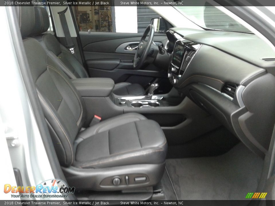 Front Seat of 2018 Chevrolet Traverse Premier Photo #22