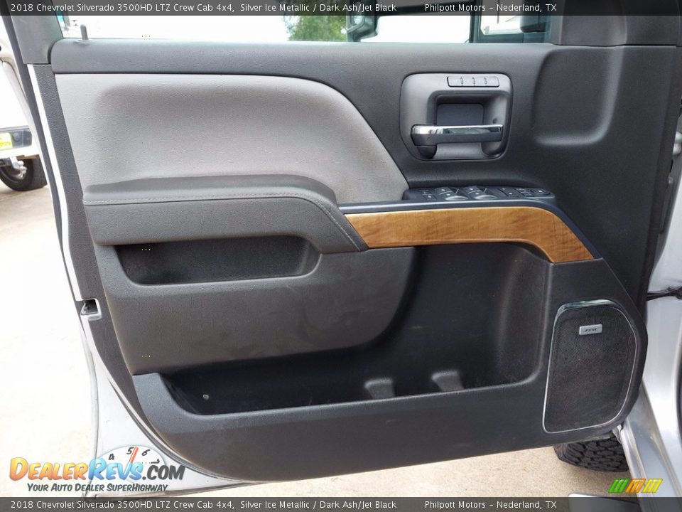 Door Panel of 2018 Chevrolet Silverado 3500HD LTZ Crew Cab 4x4 Photo #12