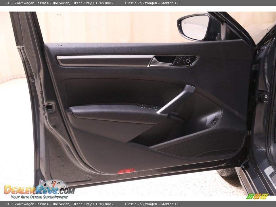 2017 Volkswagen Passat R-Line Sedan Urano Gray / Titan Black Photo #4