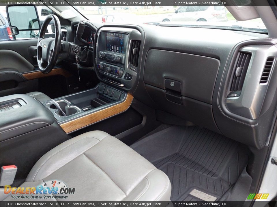 Dashboard of 2018 Chevrolet Silverado 3500HD LTZ Crew Cab 4x4 Photo #30