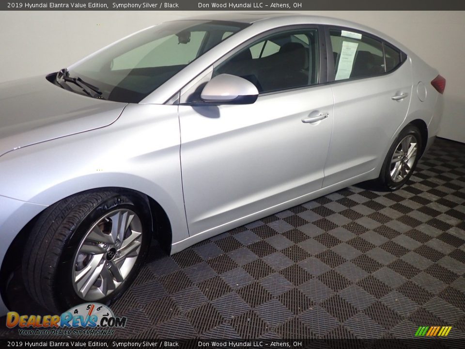 2019 Hyundai Elantra Value Edition Symphony Silver / Black Photo #12