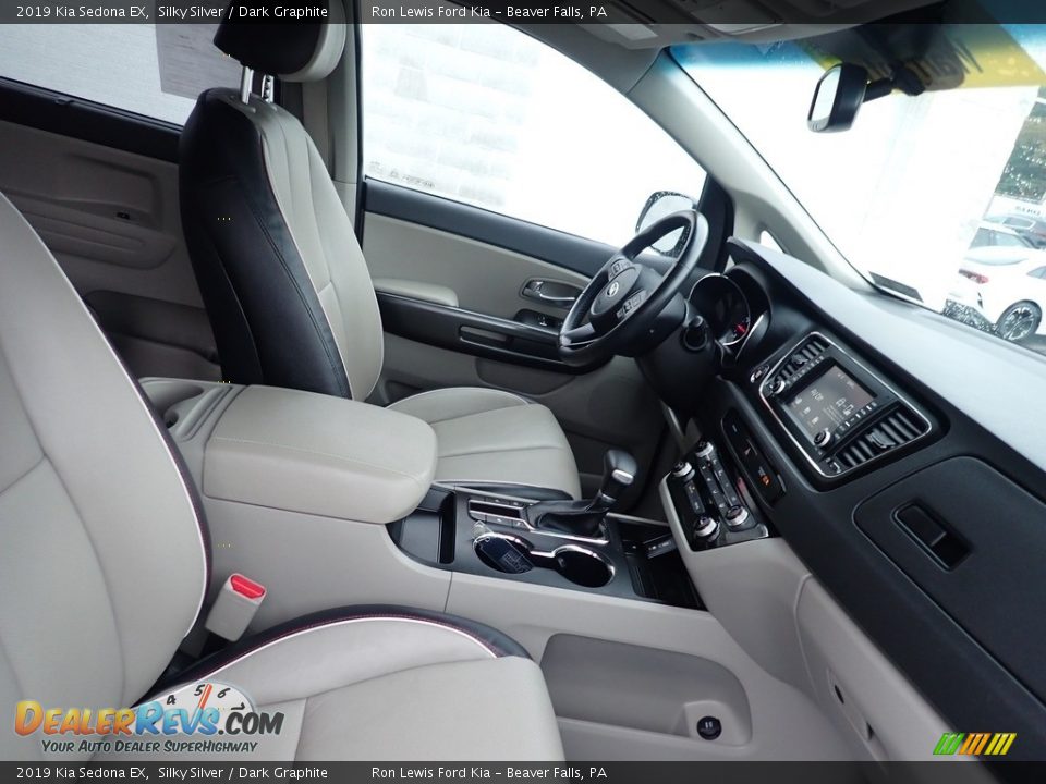 Front Seat of 2019 Kia Sedona EX Photo #10
