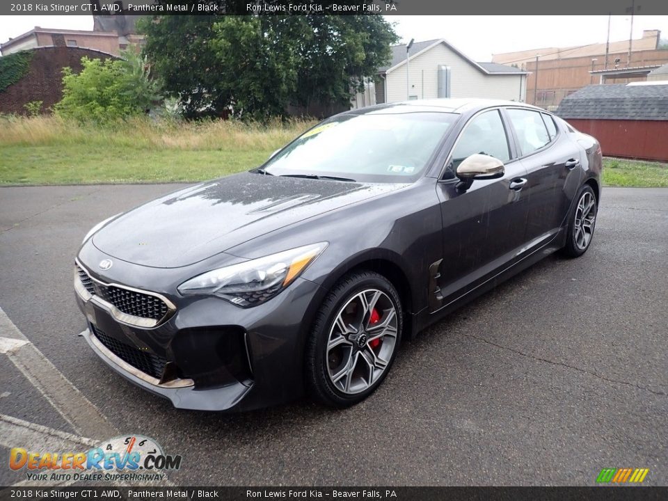 Front 3/4 View of 2018 Kia Stinger GT1 AWD Photo #5
