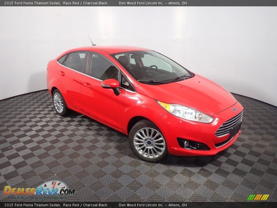 Front 3/4 View of 2015 Ford Fiesta Titanium Sedan Photo #4