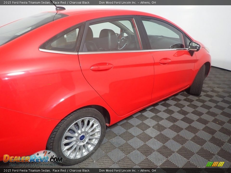 2015 Ford Fiesta Titanium Sedan Race Red / Charcoal Black Photo #20