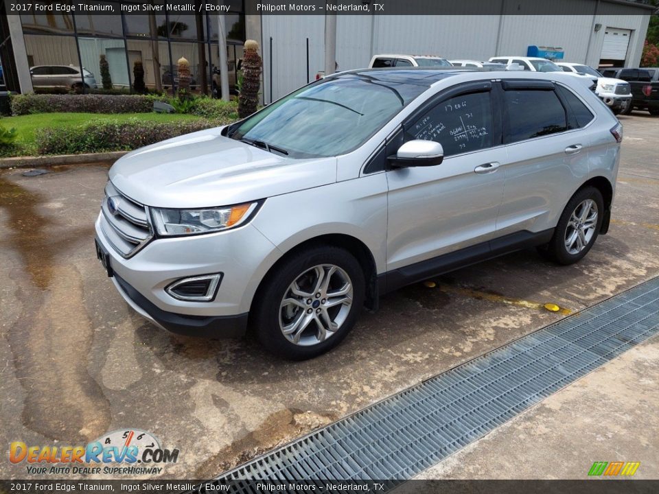 Front 3/4 View of 2017 Ford Edge Titanium Photo #3