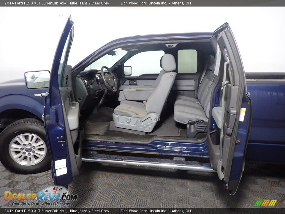 Front Seat of 2014 Ford F150 XLT SuperCab 4x4 Photo #32