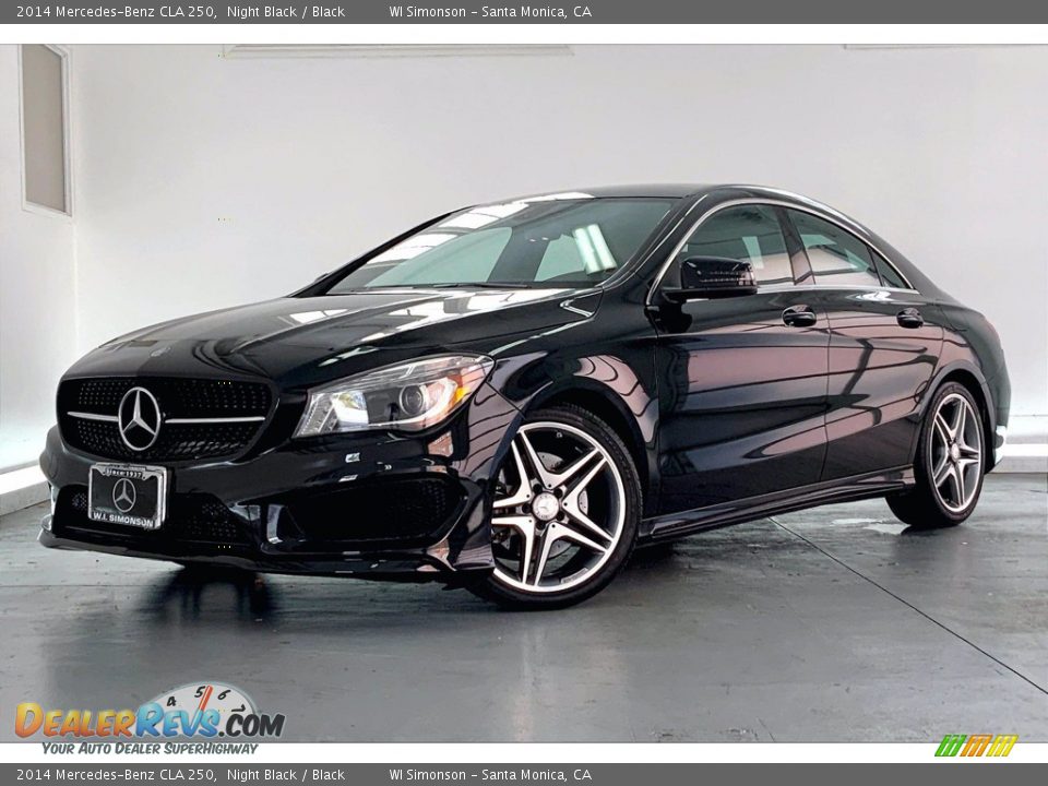 Front 3/4 View of 2014 Mercedes-Benz CLA 250 Photo #12