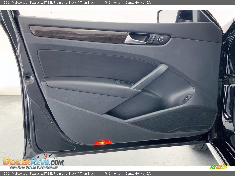 Door Panel of 2014 Volkswagen Passat 1.8T SEL Premium Photo #26