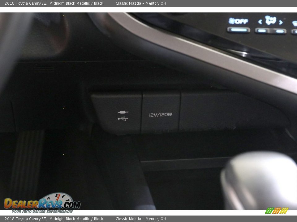 2018 Toyota Camry SE Midnight Black Metallic / Black Photo #11