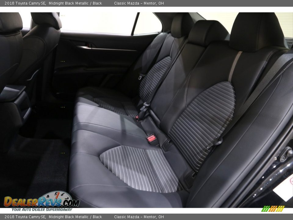 2018 Toyota Camry SE Midnight Black Metallic / Black Photo #15