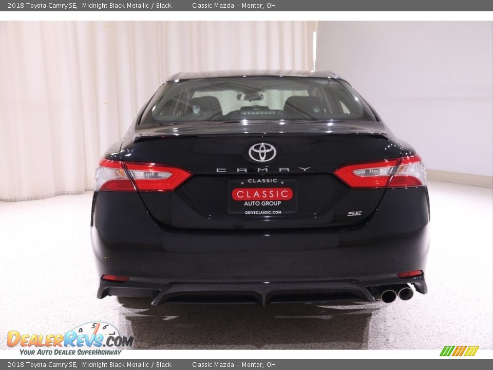 2018 Toyota Camry SE Midnight Black Metallic / Black Photo #16