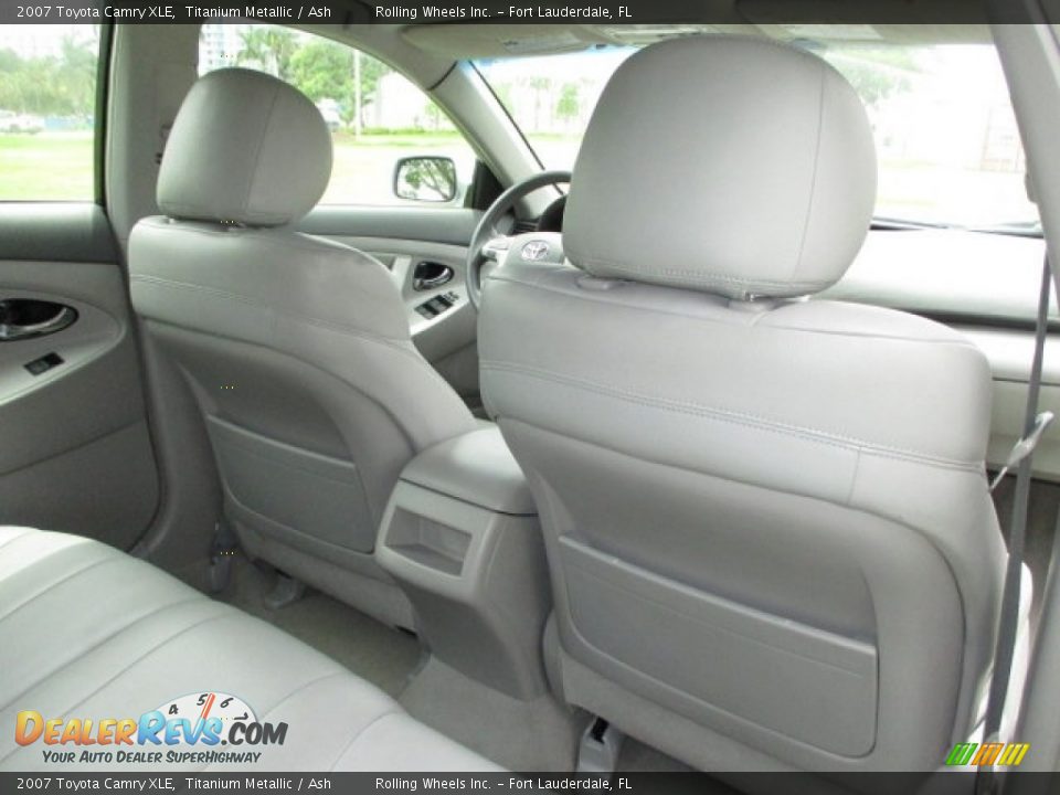 2007 Toyota Camry XLE Titanium Metallic / Ash Photo #12