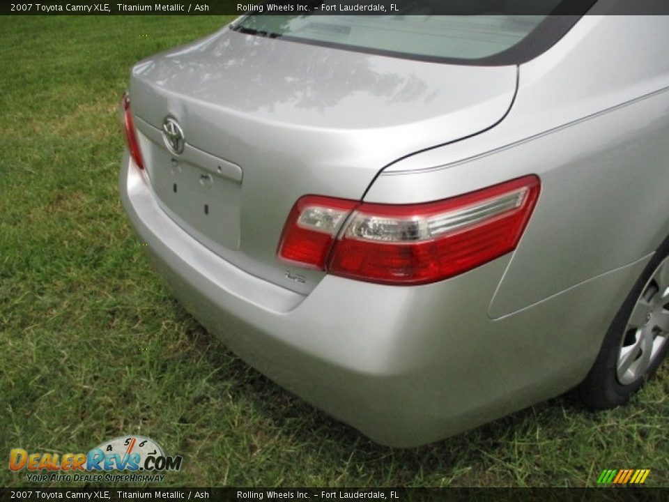 2007 Toyota Camry XLE Titanium Metallic / Ash Photo #17