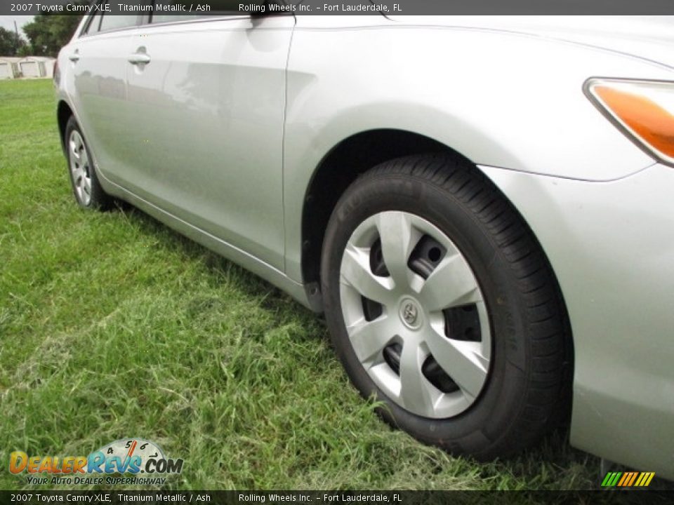 2007 Toyota Camry XLE Titanium Metallic / Ash Photo #23