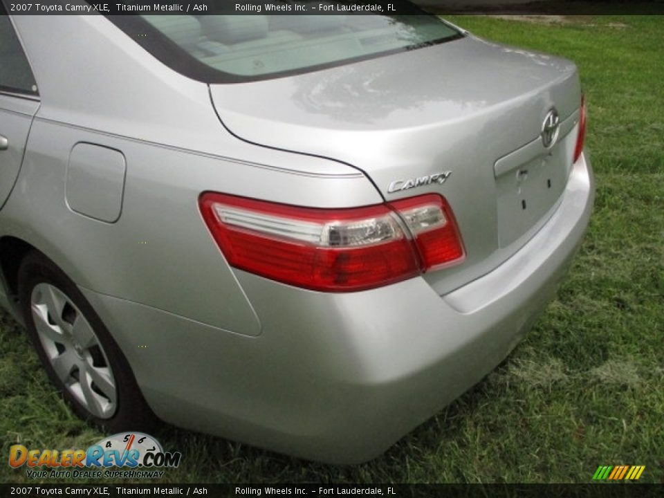 2007 Toyota Camry XLE Titanium Metallic / Ash Photo #25