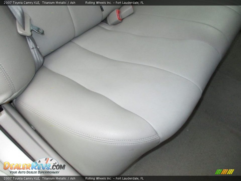 2007 Toyota Camry XLE Titanium Metallic / Ash Photo #26