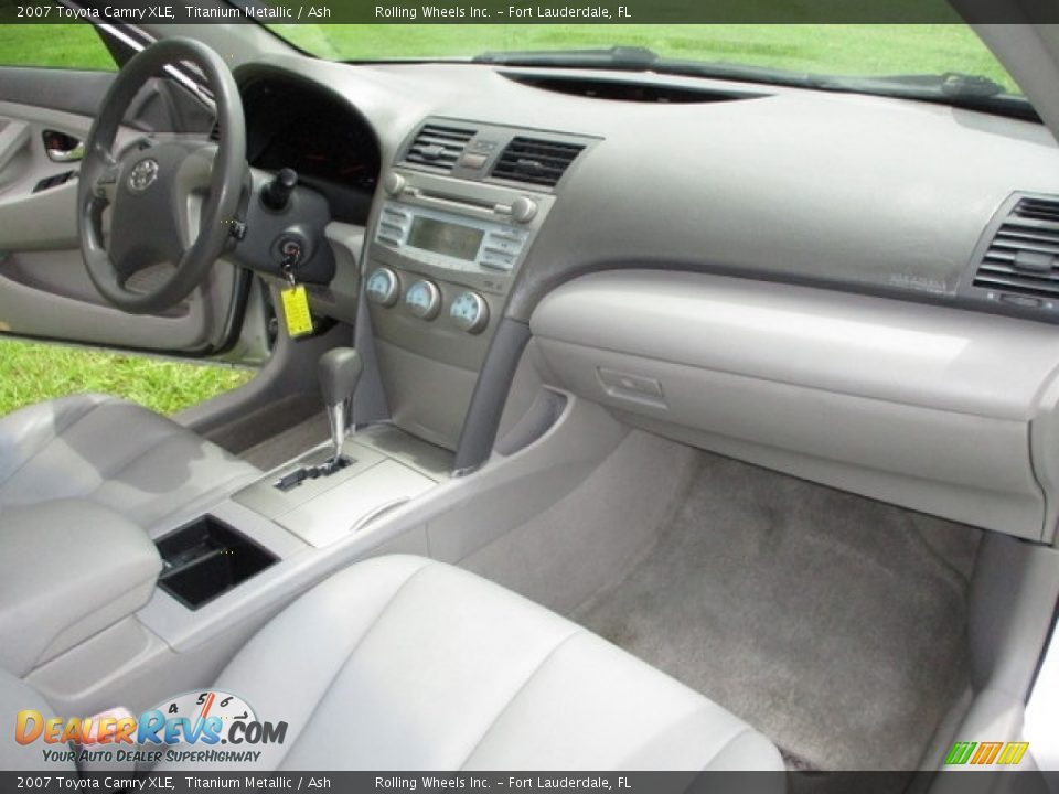 2007 Toyota Camry XLE Titanium Metallic / Ash Photo #28
