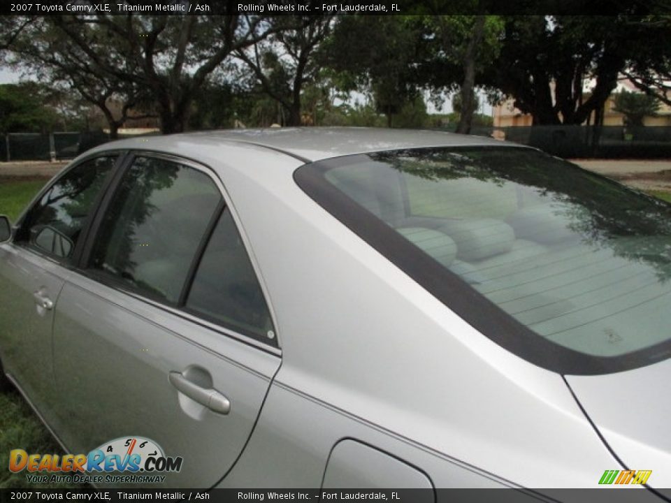 2007 Toyota Camry XLE Titanium Metallic / Ash Photo #29