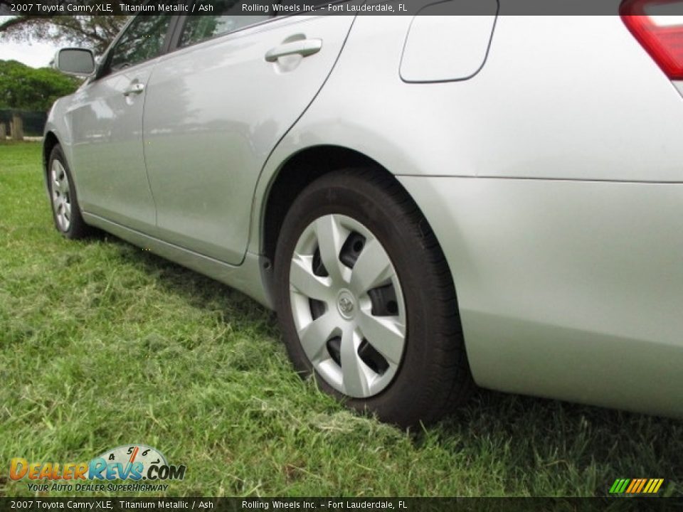2007 Toyota Camry XLE Titanium Metallic / Ash Photo #31